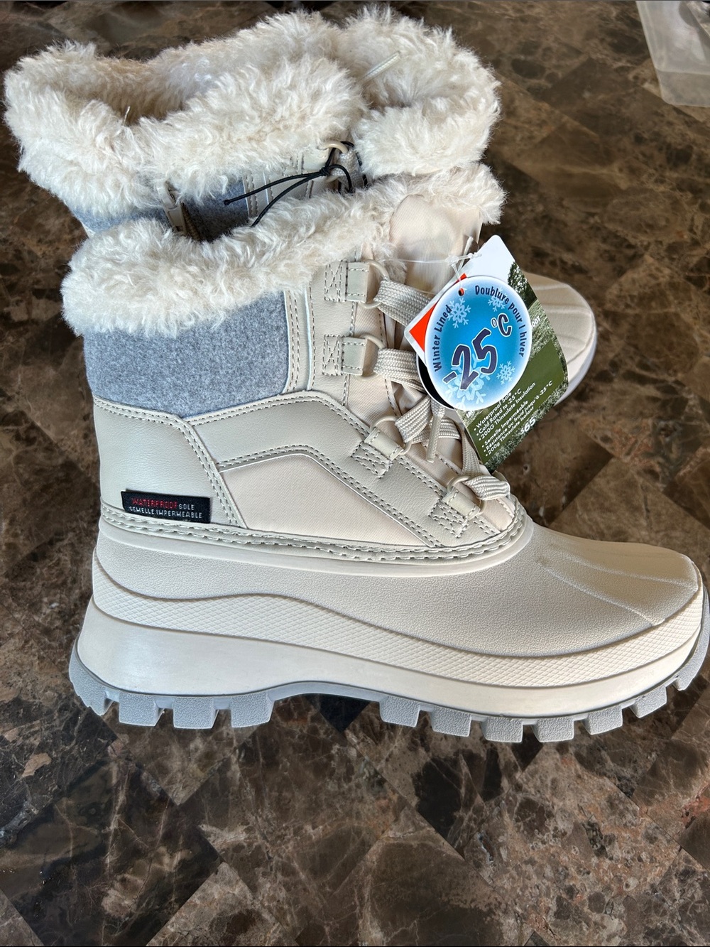 NWT 🆕 Ozark Trail Women’s Insulated Winter Snow Boots - Cream size 8